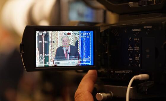 Генеральный секретарь ООН Антонио Гутерриш выступает перед СМИ в Бейруте, Ливан.